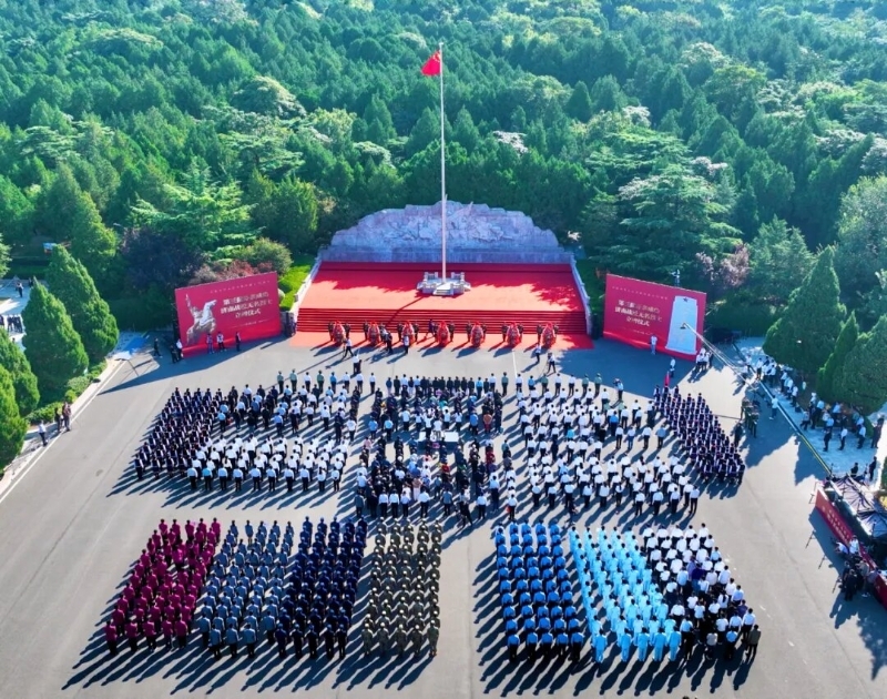 济南市为第三批寻亲成功济南战役无名烈士立碑 刘强致悼念词 于海田主持 韩金峰雷杰廖发银杨峰出席